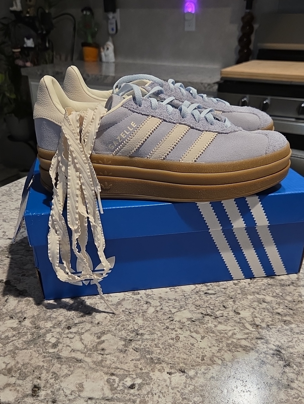 NIB Adidas Women’s Light Gray Suede Platform Gazelle Bold Sneakers W8.5